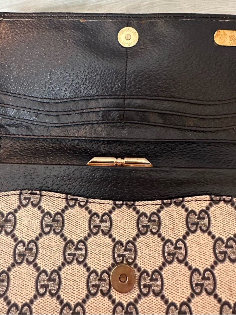 Vintage Gucci Navy Blue Wallet Monogram GG Kiss Lock Compartments Card Slots - Picture 13 of 15